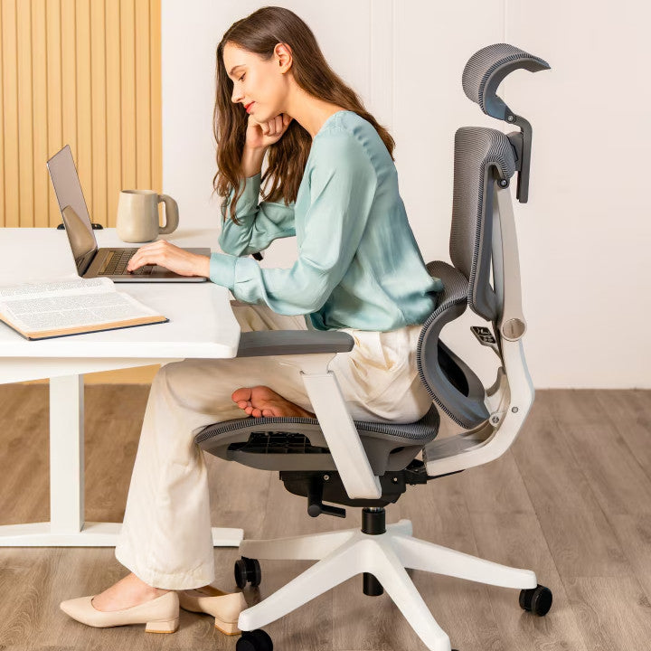 Prémium ergonomikus irodai szék C7-Air, Hálós – adaptív deréktámasz, állítható fejtámla és kartámasz, hosszú távú ülőmunkához